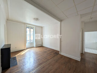  Appartement à louer 2 pièces 55 m²
