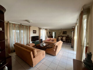  Appartement � louer 4 pi�ces 132 m�