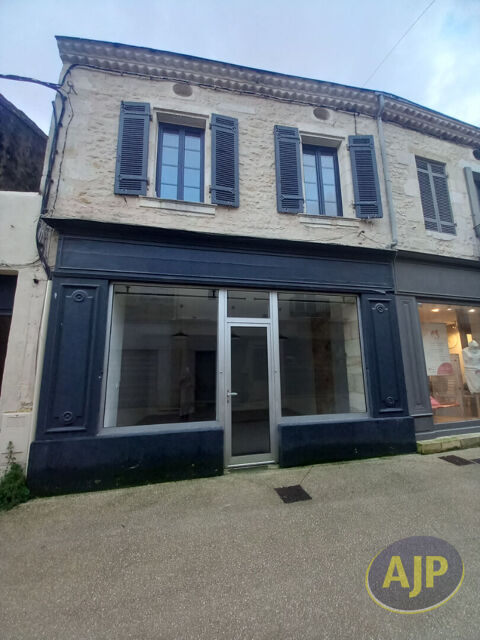 Au centre ville de Lesparre, local commercial 26.41m&sup2; 445 33340 Lesparre medoc
