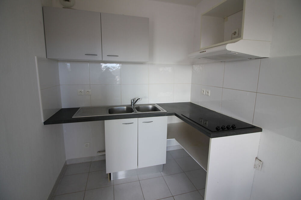 Vente Appartement GARONS Proche centre village bel appartement P3 en résidence de 61m² avec terrasse et 2 parking Garons