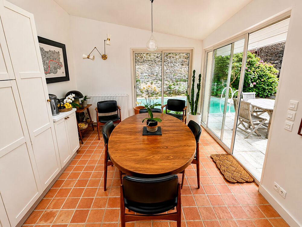 Vente Maison Maison Acigné 9 pièce(s) 195 m2. Piscine et dépendance Acigne