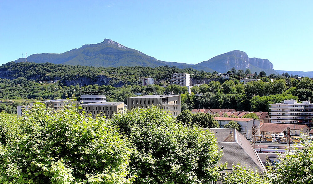 Vente Appartement Appartement Chambery 4 pièces avec cave, grenier et ascenseur Chambery