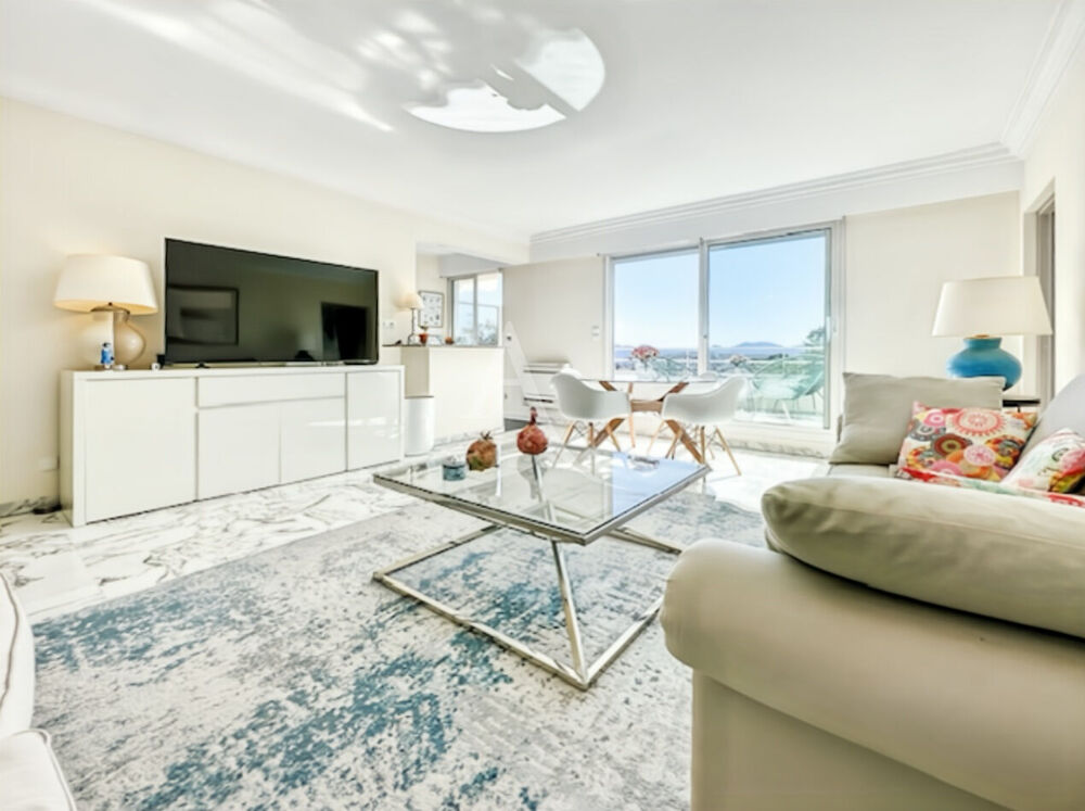 Vente Appartement 4 P Vue dégagée collines et aperçu mer Le cannet