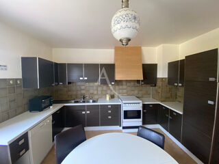  Maison  vendre 9 pices 