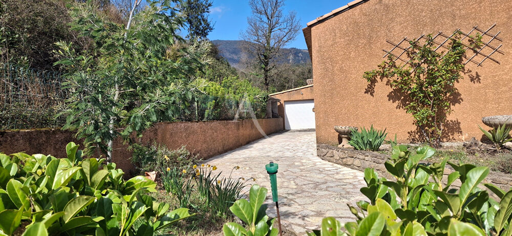 Villa de plain-pied, piscine et dépendance LE BOUSQUET D'ORB