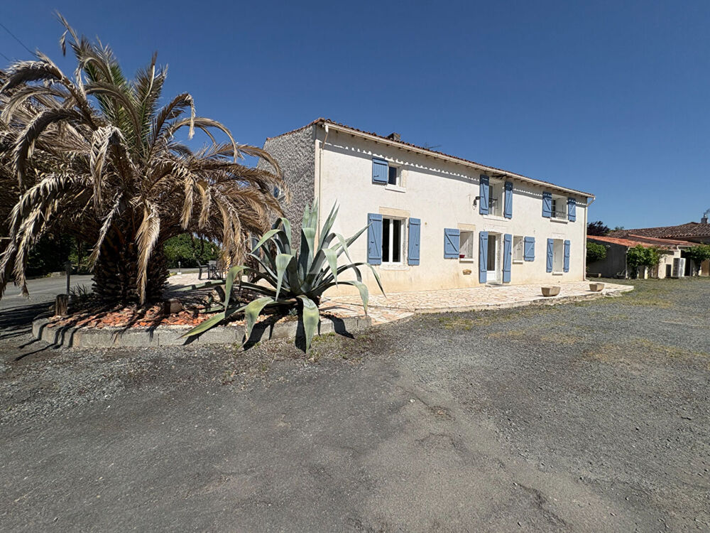 Maison 12 pièces - 6 chambres - LES VELLUIRE SUR VENDEE
