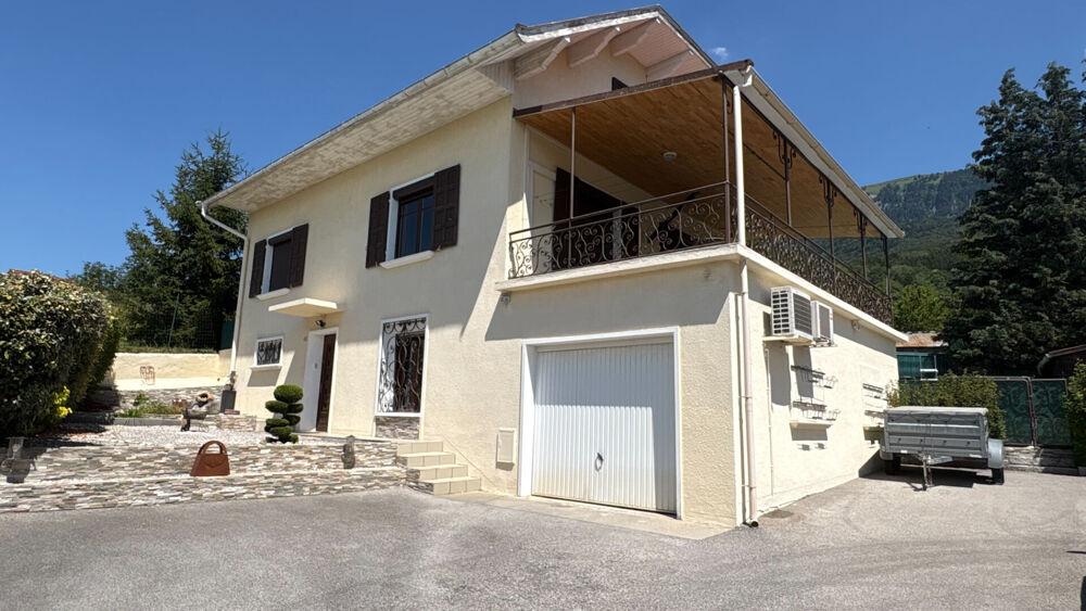 Maison 5 pièces 185 m² · à Gruffy · 185 m² · 540 000 €