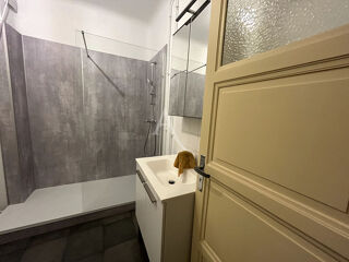  Appartement à louer 5 pièces 132 m²