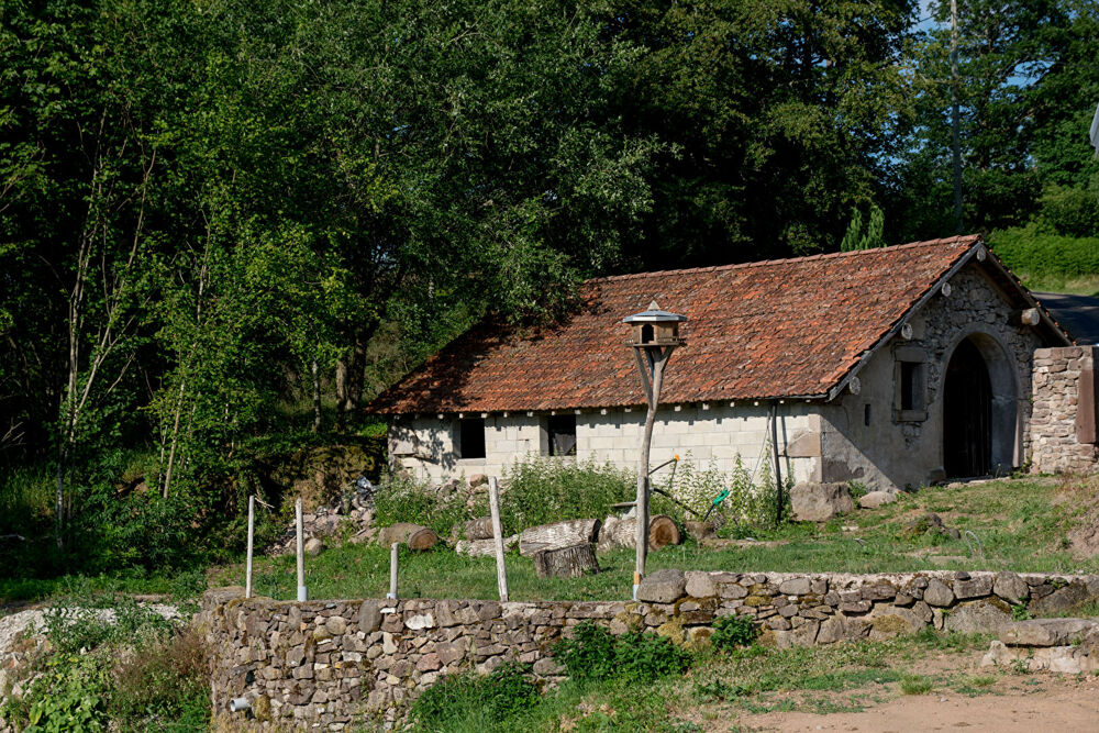 Maison à rénover avec vue dégagée sur la nature