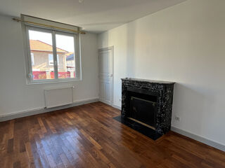  Appartement à louer 3 pièces 81 m²
