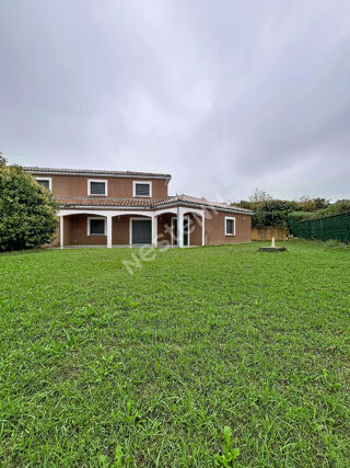  Maison à louer 5 pièces 132 m²