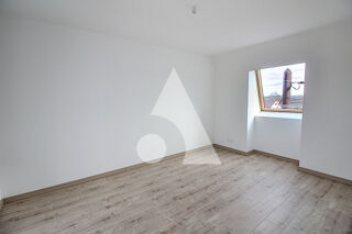  Appartement à louer 3 pièces 78 m²