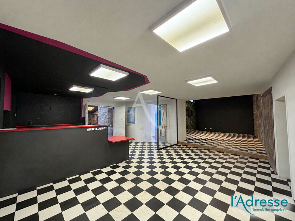Vente Immeuble Local commercial avec stockage 600 m²  Mayenne Rive gauche SAINT-MARTIN Mayenne