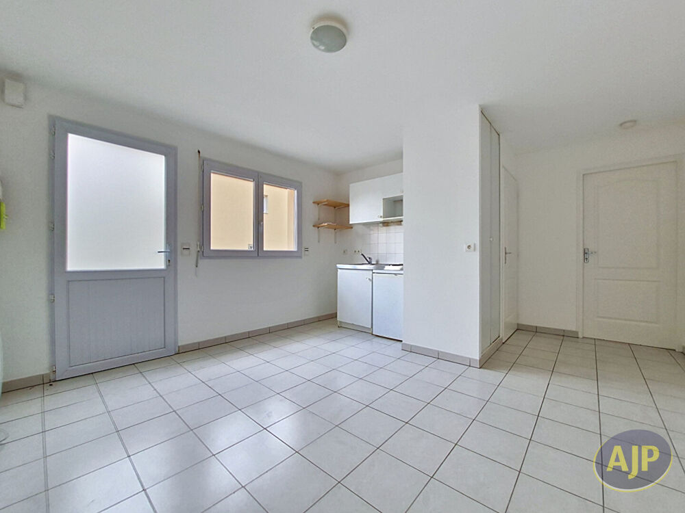 Vente Maison À vendre, Charmant T2 de plain-pied au Bourg-sous-la-Roche La roche sur yon