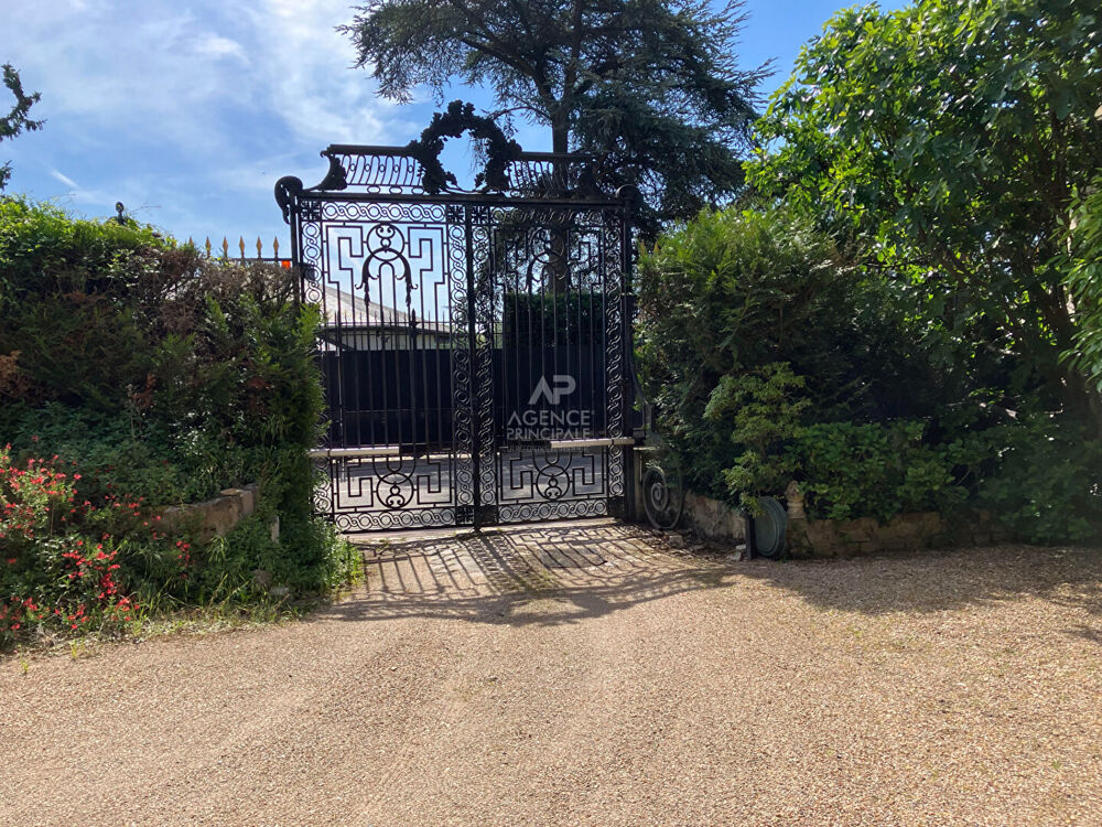 Maison Le Mesnil Le Roi 6 pièce(s) 192 m2