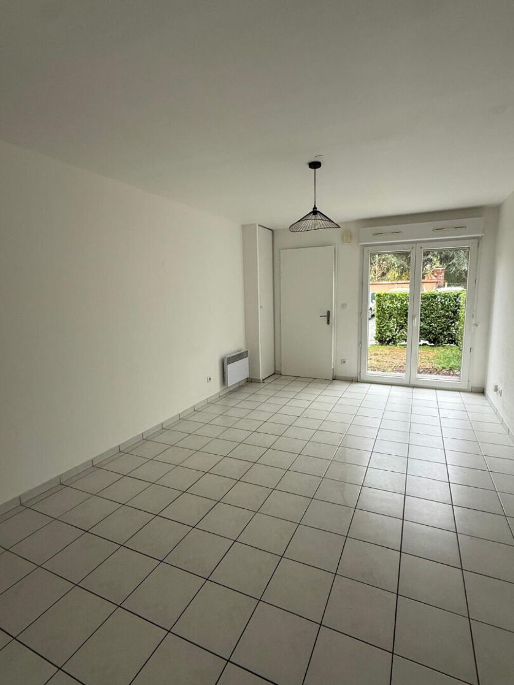 Location Appartement Appartement 2 pièces en duplex 44.60m2 avec jardinet et parking Gravigny