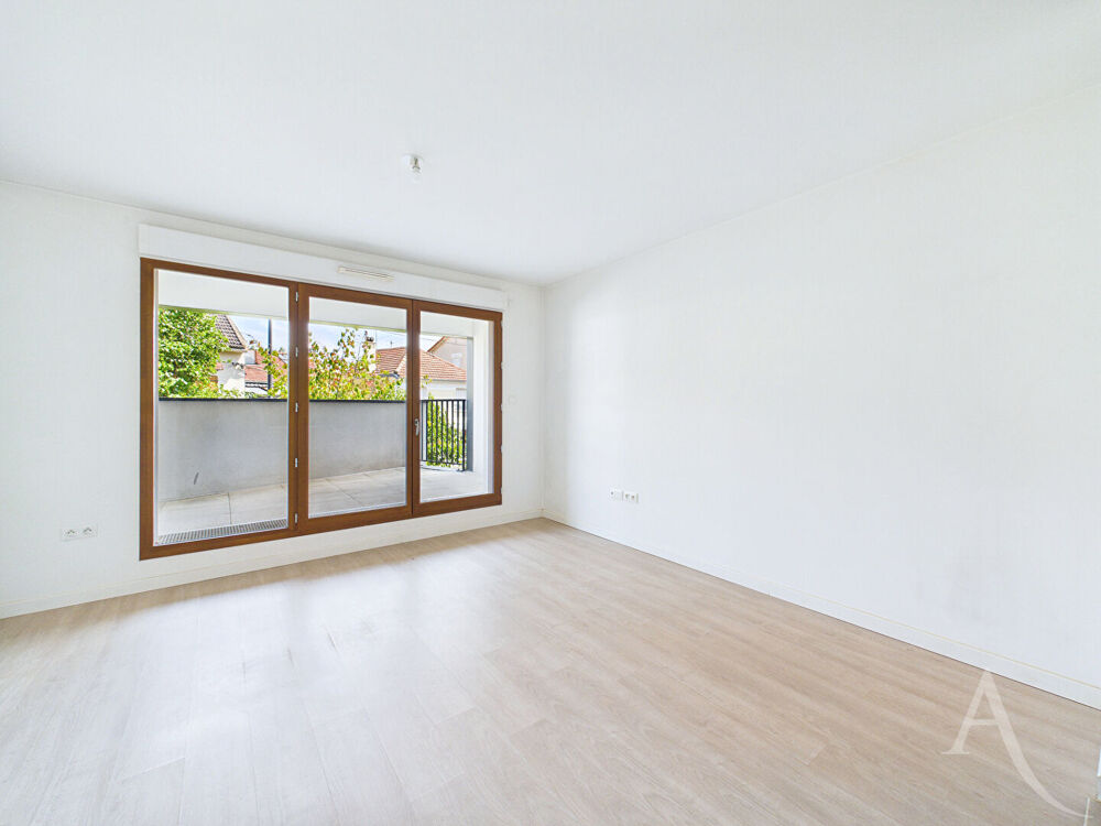 MONTREUIL - APPART F2 42.21 M² - TERRASSE 7.70 M²