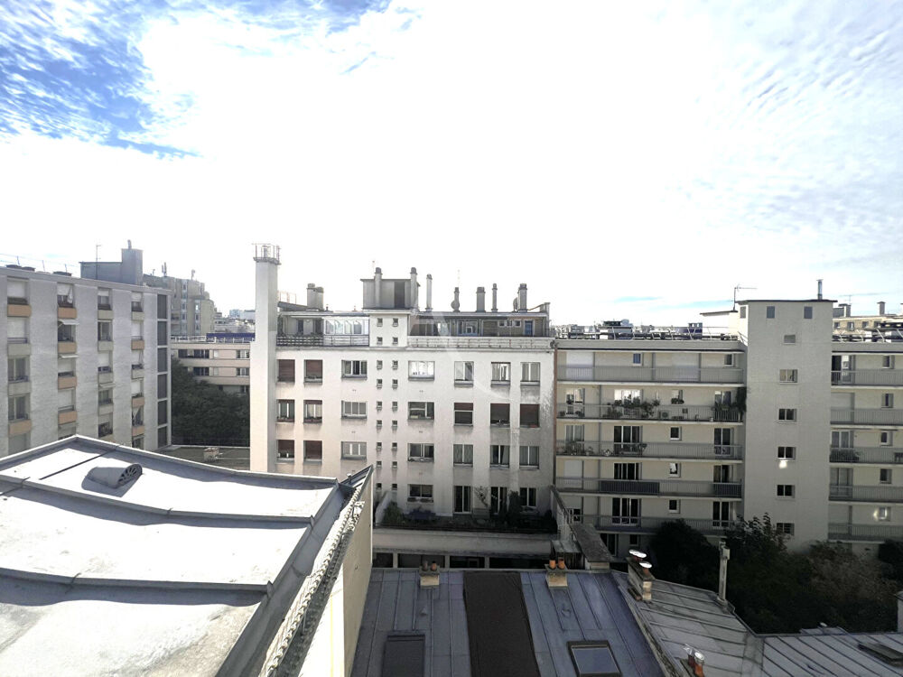 Appartement plein de charme 11e