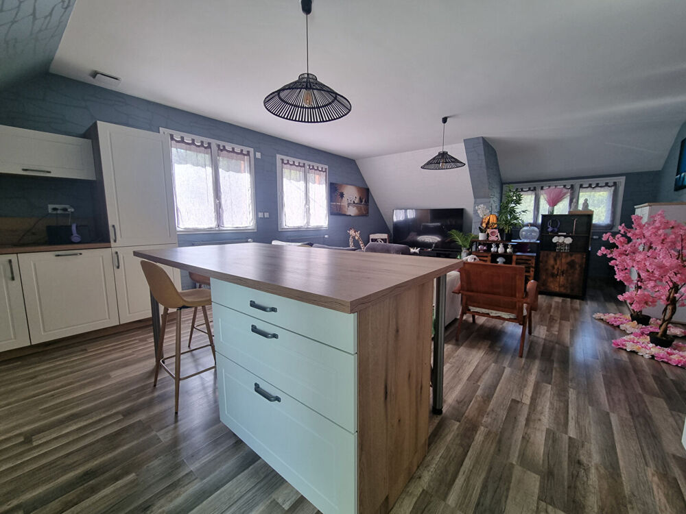 Vente Immeuble Immeuble comprenant un local d'activit� et un appartement refait � neuf Peillac