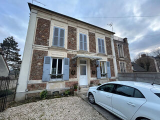  Immeuble à vendre 8 pièces 180 m²