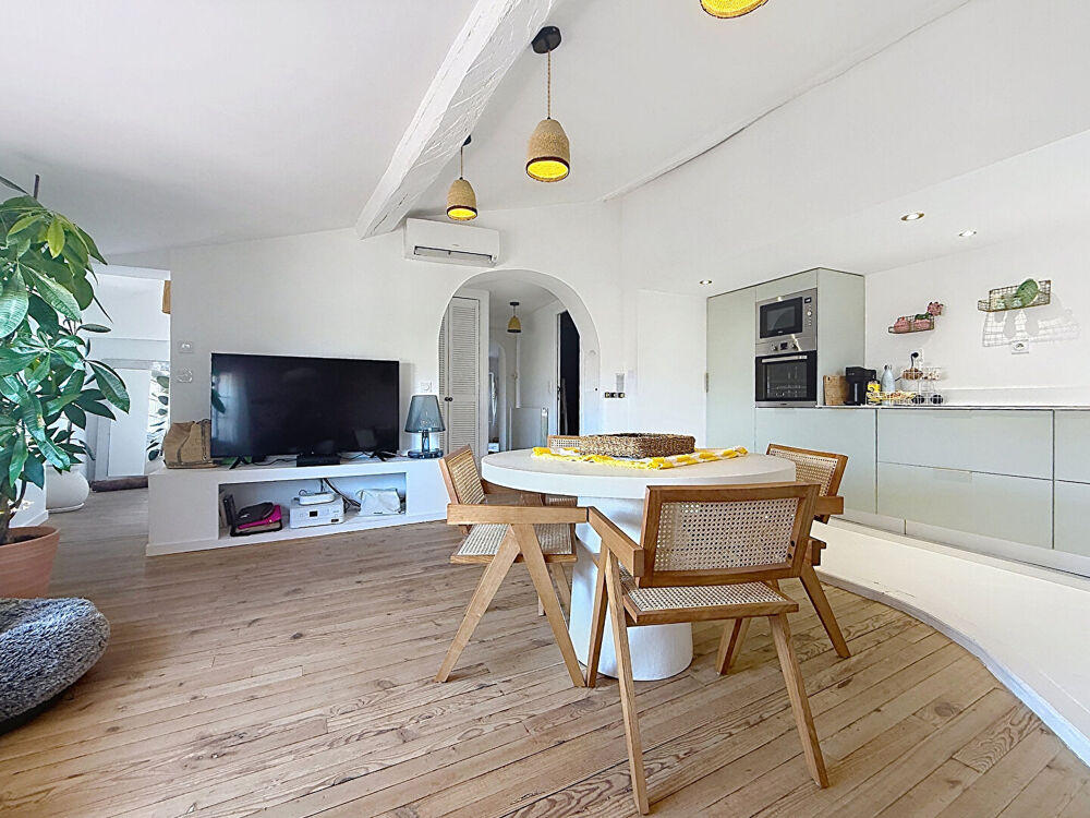 Vente Appartement Pépite au coeur du Castellet village - T3  - toit terrasse - vue panoramique - Le castellet