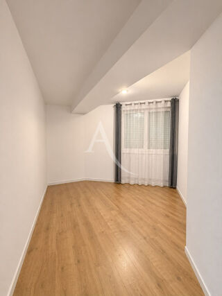  Appartement à louer 3 pièces 76 m²