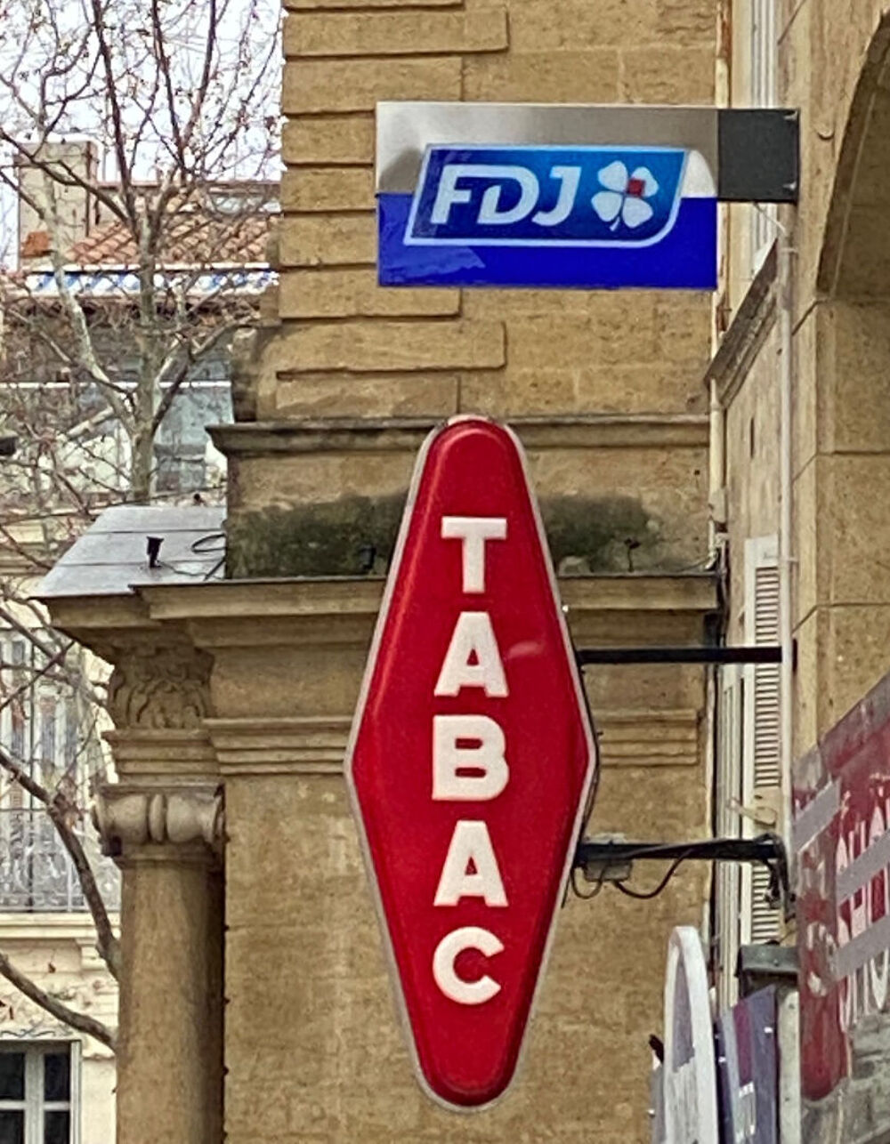   Tabac Loto PMU pays SALONNAIS 