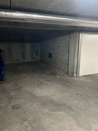  Parking / Garage à louer 1 pièce  Mennecy