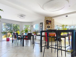  Maison � vendre 8 pi�ces 258 m�