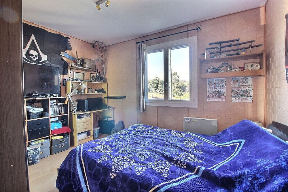 Vente Maison Maison 6 pièce(s) 125.99 m2 -LE MUY Le muy