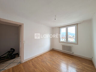  Appartement à louer 3 pièces 68 m²