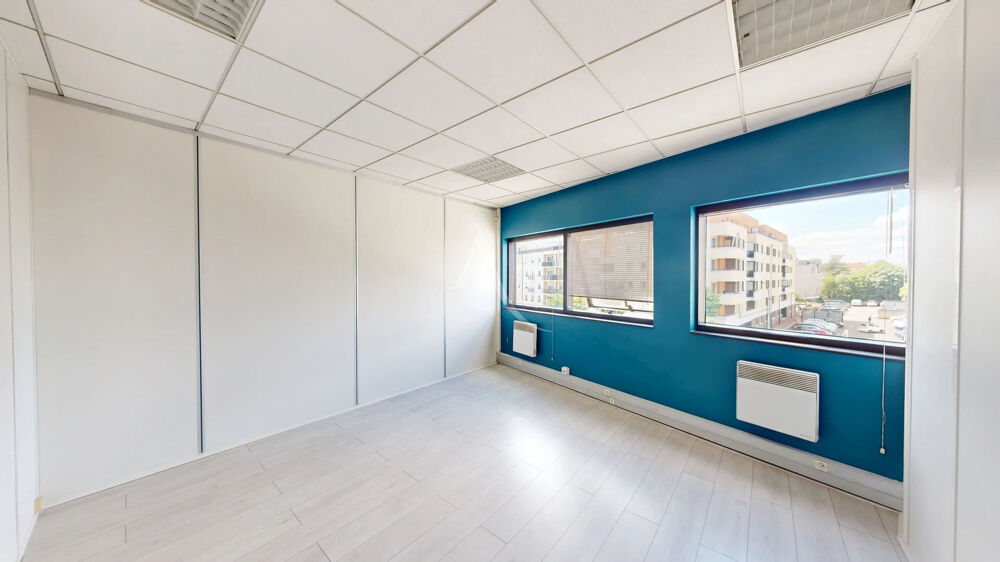   Local commercial CHILLY-MAZARIN 95.03 m² Chilly mazarin