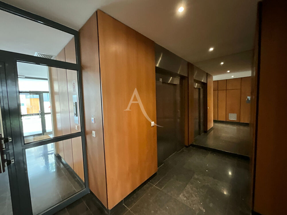 Appartement Courbevoie 3 pièce(s) 2 ch 64 m2