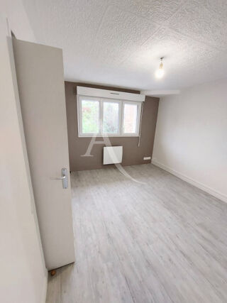  Appartement à louer 2 pièces 27 m²