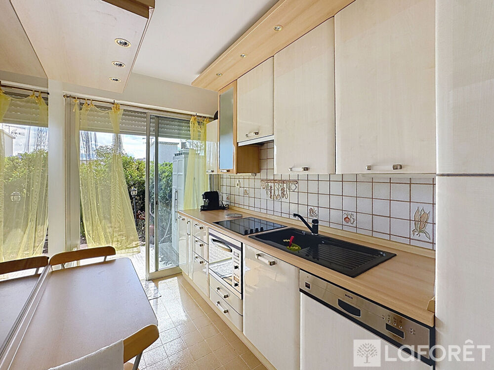 Studio avec une grande terrasse jardin et parking en supplément