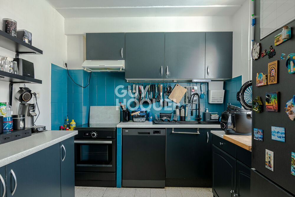 Proche Toutes Commodités - Maison T4 avec Grand Garage et Jardin