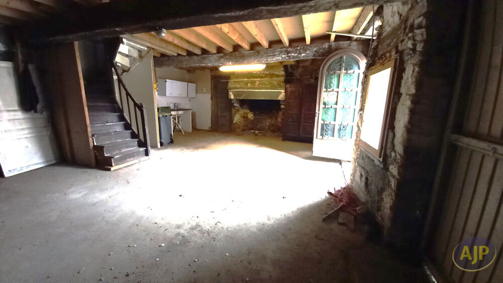 3379 - OG - Ancienne maison à réhabiter 56 m² au sol avec cheminée + grenier