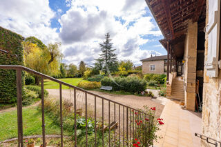  Villa  vendre 11 pices 260 m Macon