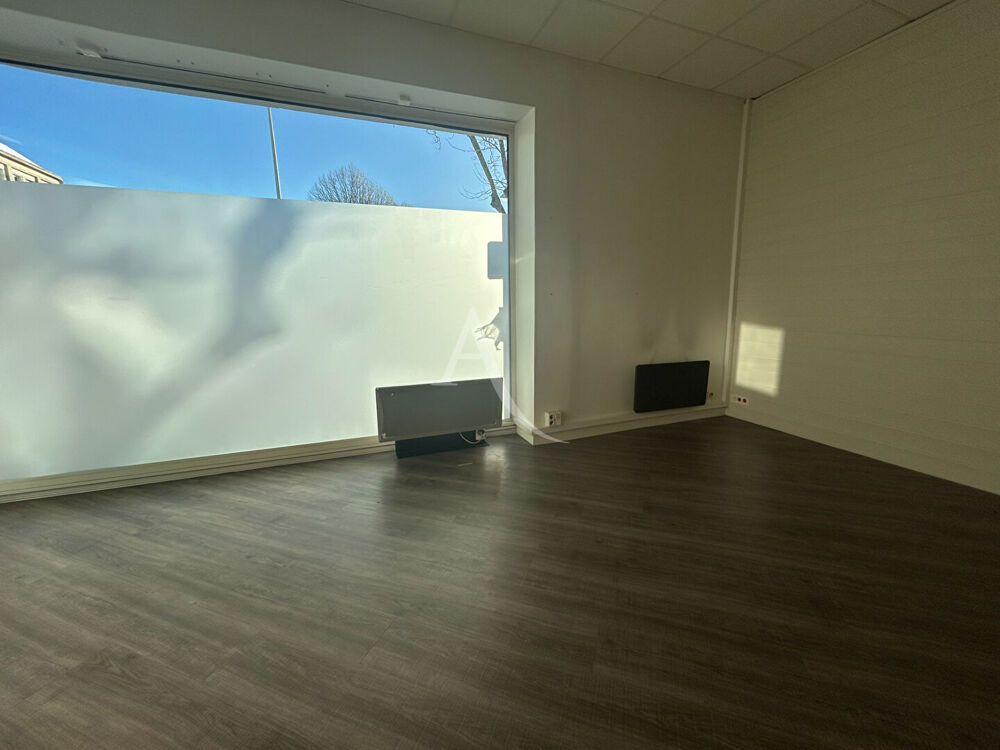   Local commercial hyper-centre Saint nazaire