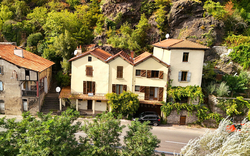 Maison de village sur les berges du Lot
