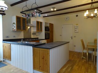 Vente Maison COTES D'ARMOR . Une maison avec 3 chambres pouvant être divisées en 2 appartements, près de Rostrenen, Bonen