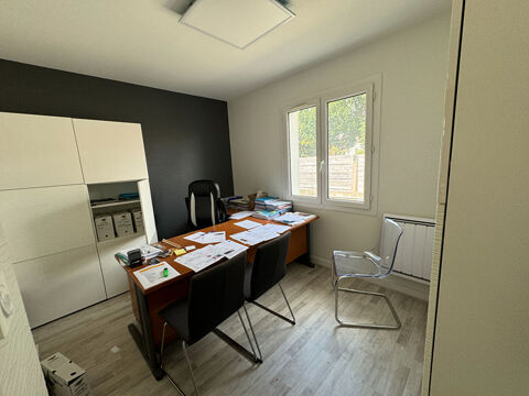 &Agrave; LOUER - LOCAL COMMERCIAL / BUREAUX  33 m&sup2;  CHAURAY 650 79180 Chauray