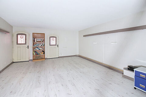 &Agrave; VENDRE EN EXCLUSIVIT&Eacute; - Local de 158 m&sup2; &agrave; TRANS EN PROVENCE 119900 83720 Trans en provence