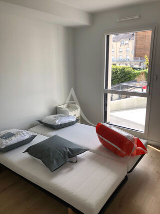  Appartement à louer 3 pièces 75 m²