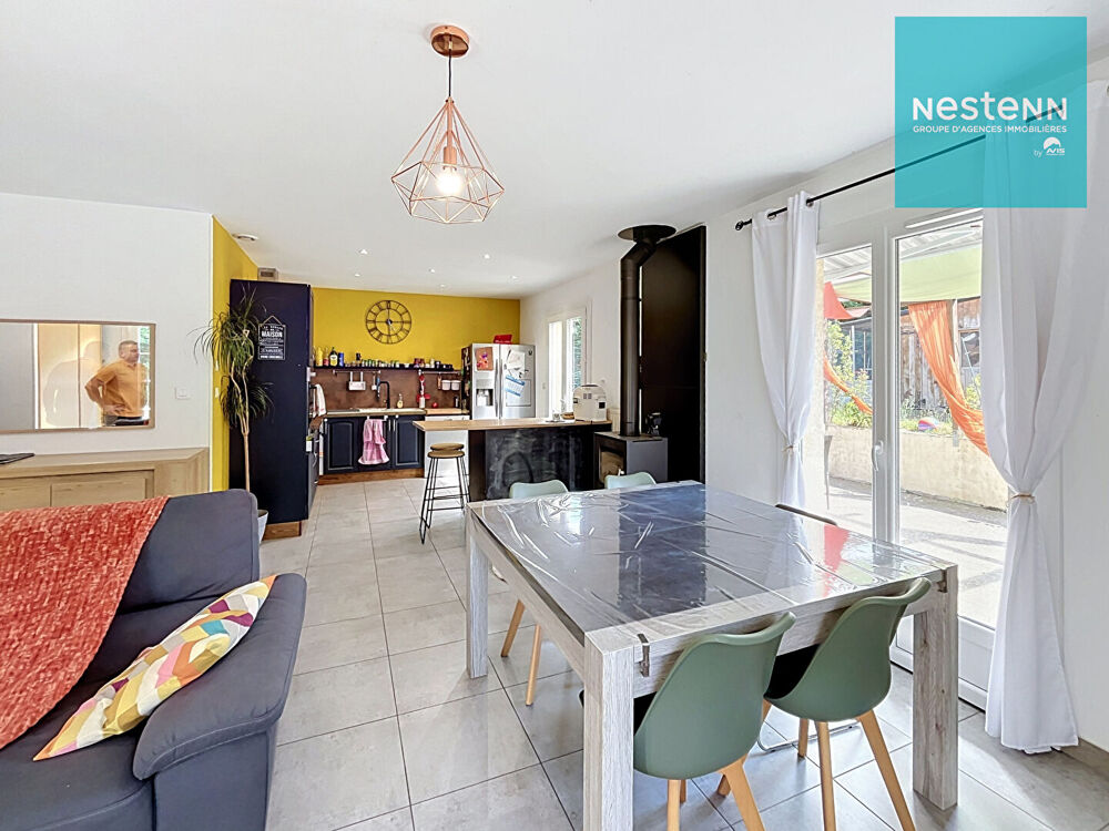 A Champdieu - 42600 - Maison familiale de plain-pied avec 5 chambres et grand terrain