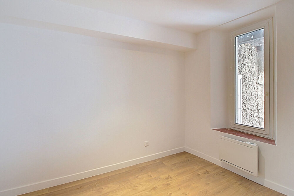 A VENDRE EN EXCLUSIVITE ! LORGUES , centre village - Appartement 3 pièces de 42m²