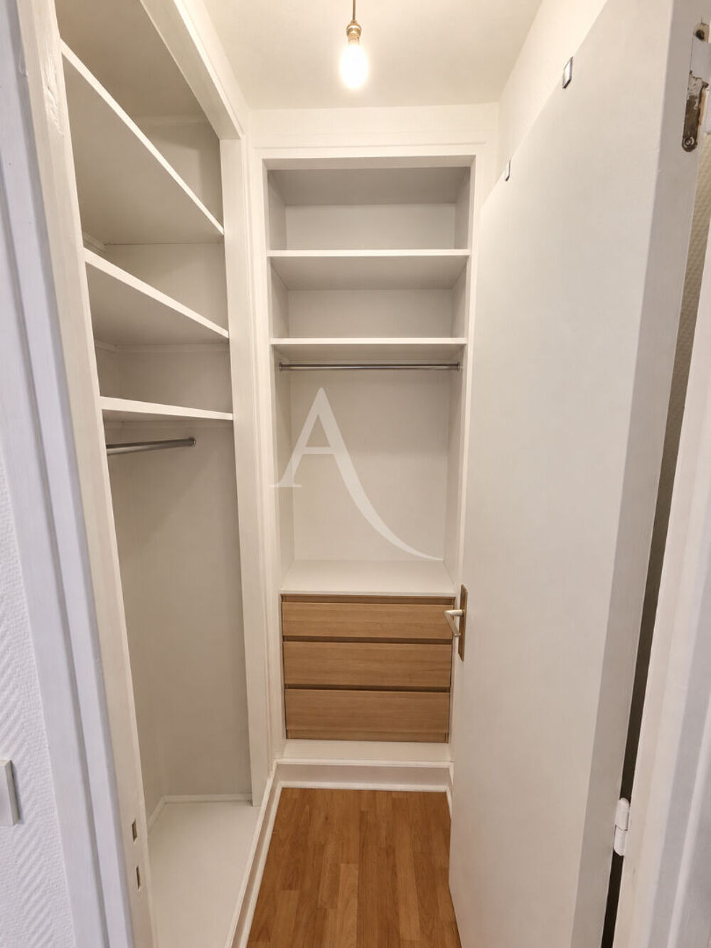 Vente Appartement VIAGER LIBRE PAR DAME DE 64 ANS VIAGER LIBRE -MÉTRO GUY MÔQUET Paris 17