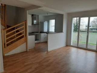  Appartement à louer 4 pièces 76 m²