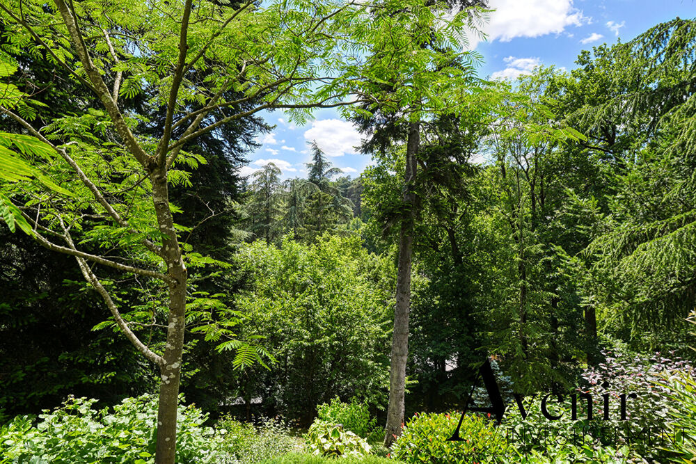 Vente Maison Charbonnières Les Bains - propriété d'exception de 256m2 au sein d'un écrin de verdure Charbonnieres les bains