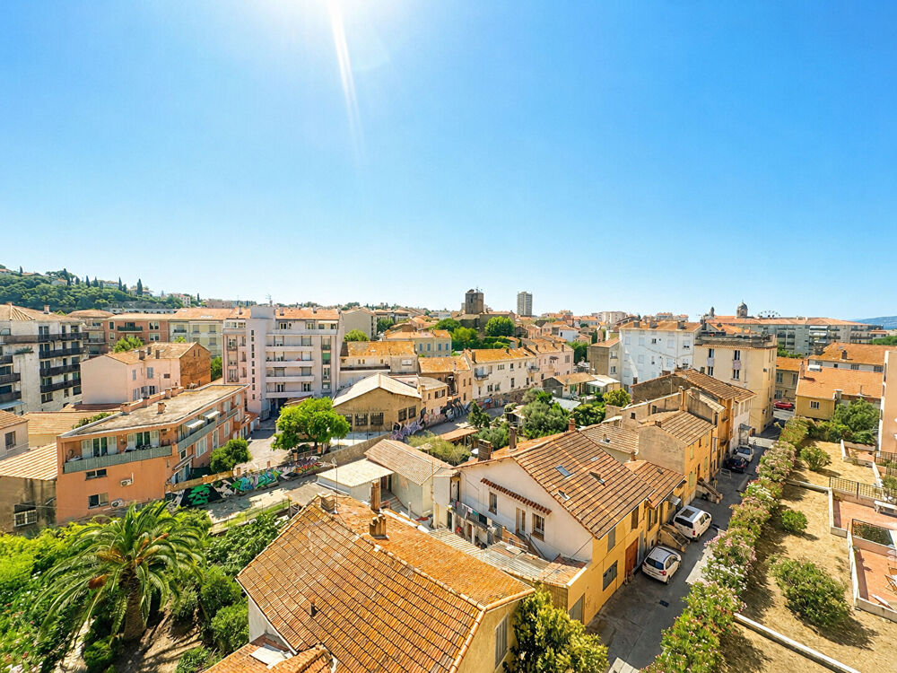 A vendre à Saint Raphaël, appartement 4 pièces dernier étage en centre ville avec garage